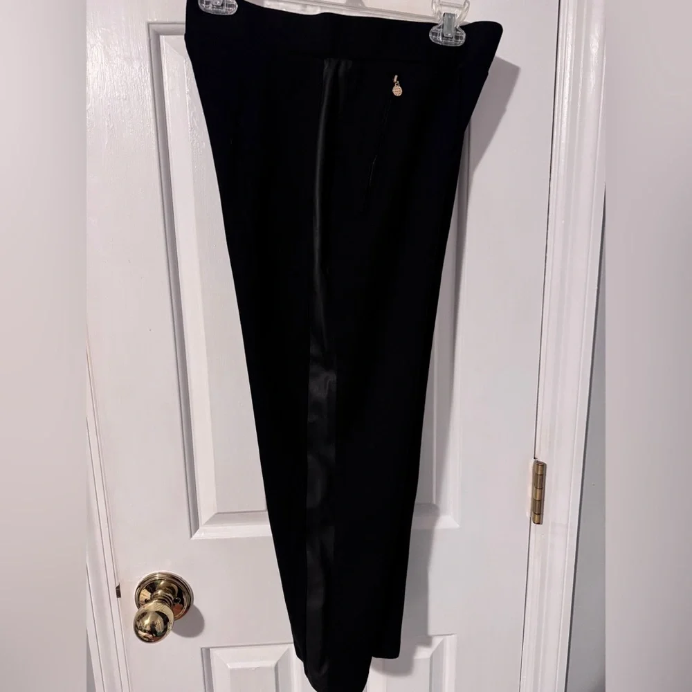 Emily McCarthy Ponte Pants with Faux Leather Side Stripe Zip Pockets Crop EUC